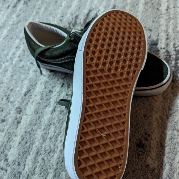 Brand new, no box, all leather Vans with Scotchgard M's 8, W's 9.5 - Picture 2 of 5